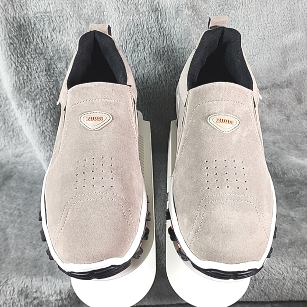 ZUODI Men's slip-on loafers. Size 11.5 Casual walking shoes in neutral color.